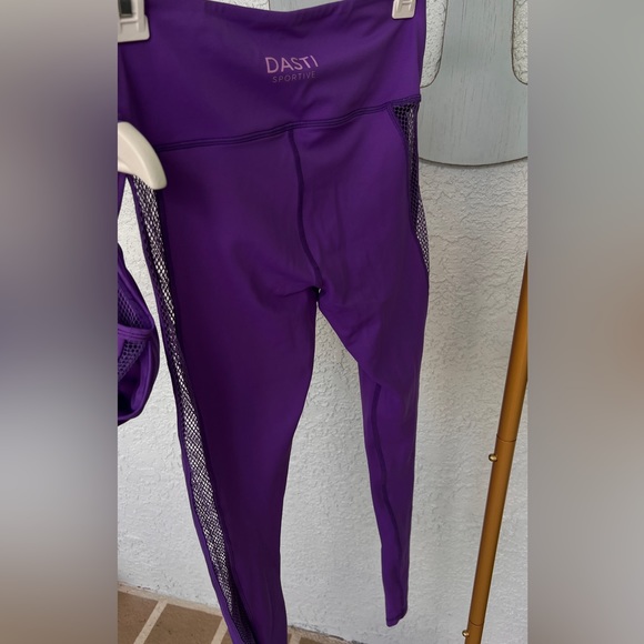 NWOT Unique Purple Sport Set - Leggings and Top (Size Small) - Picture 7 of 17
